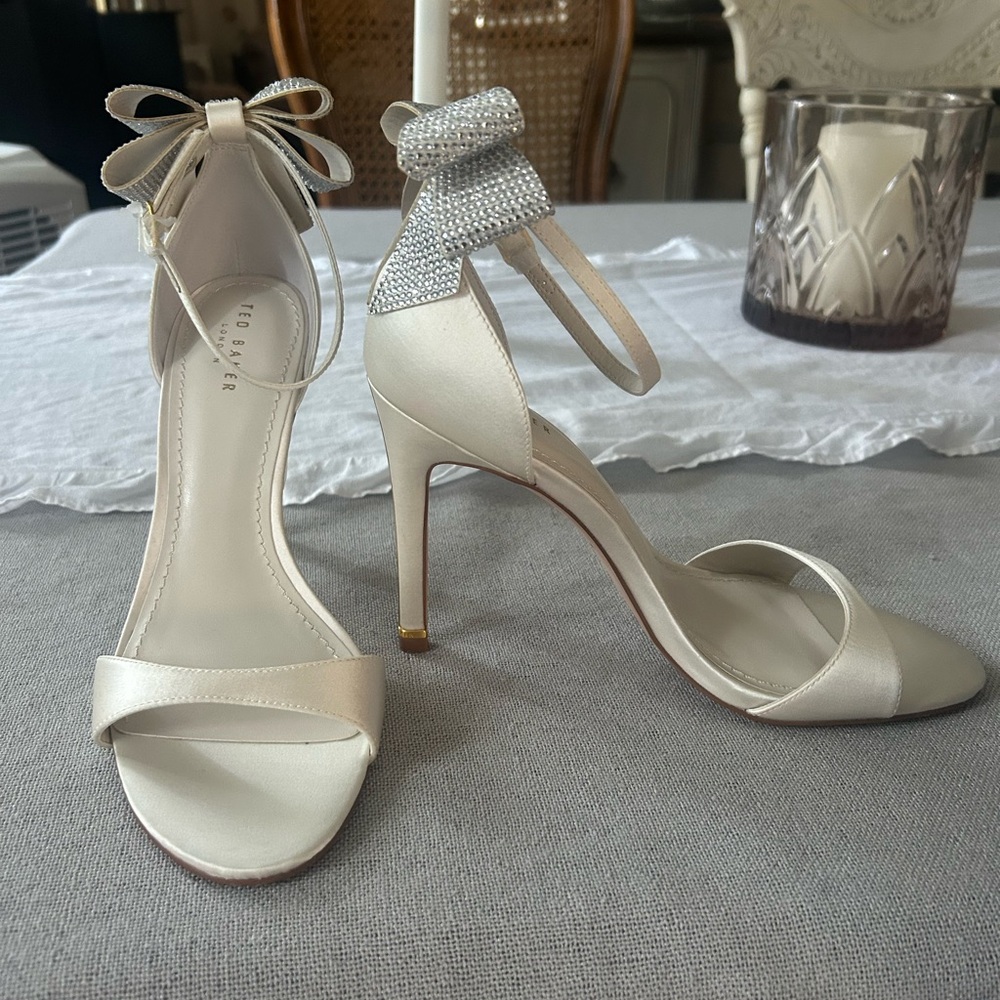 Ted Baker Cream Heels with Glitter Bow